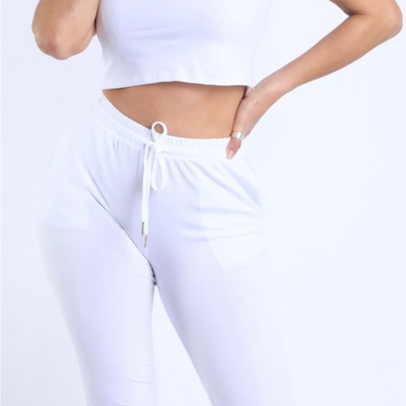 Crop top and matching pants set - Picture 4 of 11